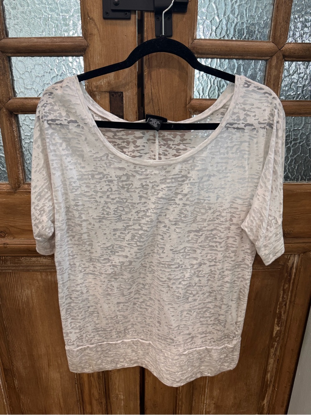 Rue21 White Sheer Burnout Scoop Neck Short Sleeve Top